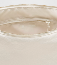 Load image into Gallery viewer, Convertible Ruched Crossbody Bag