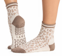 Load image into Gallery viewer, Tavi Aria - Leopard Sand