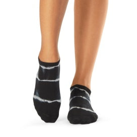 TAVI NOIR Women's Savvy Non-Slip Socks, Ebony, Medium
